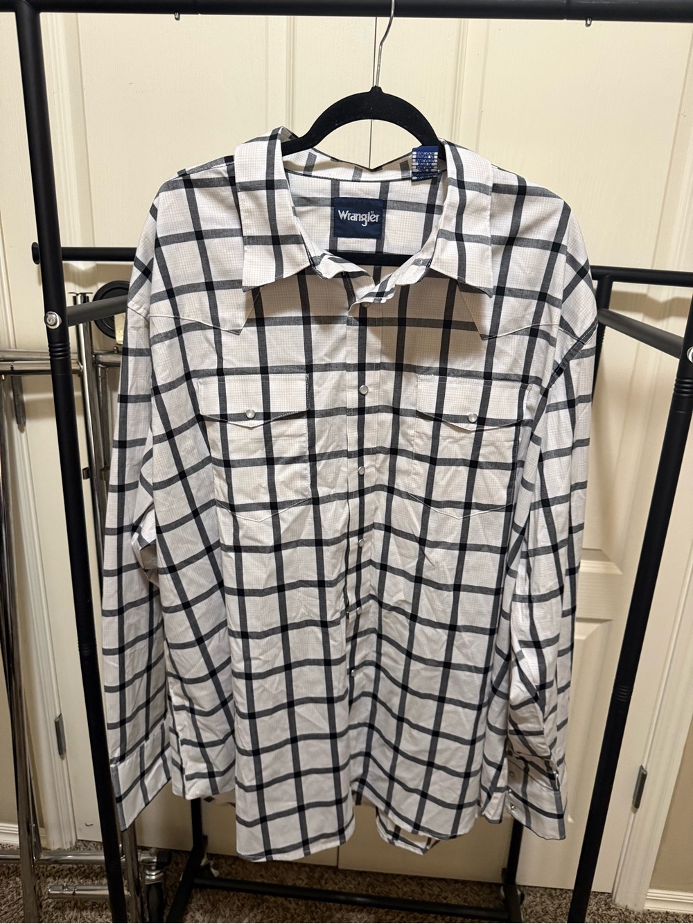 Wrangler White and Black Windowpane Button-Down Shirt